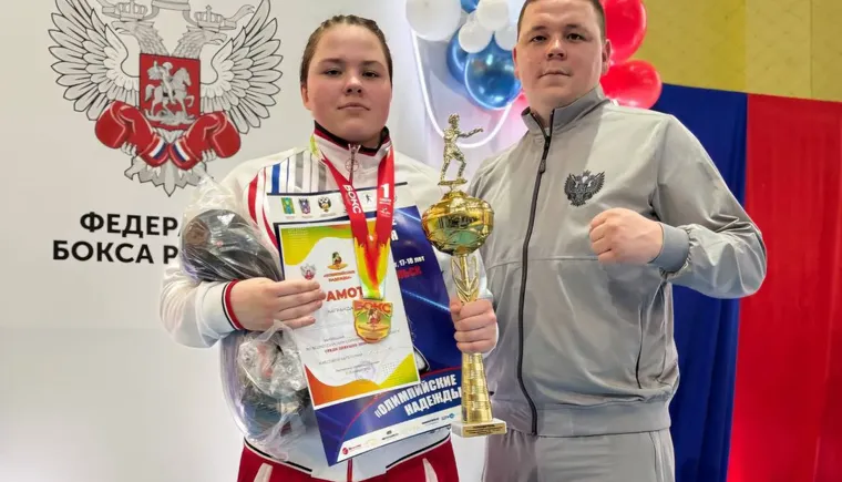 Полина Устименко с тренером Павлом Сороковиковым