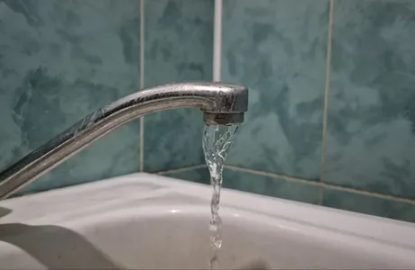 Слабый напор воды