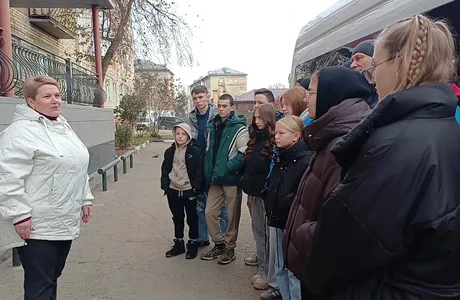 Председатель Думы Нижнеудинского района с юнармейцами