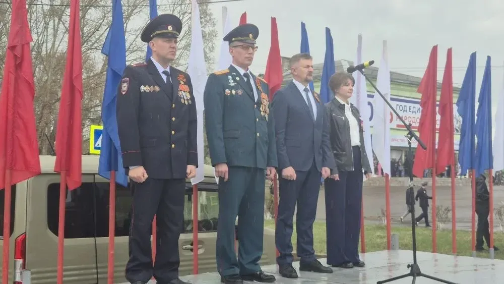 Праздничное шествие в День Победы