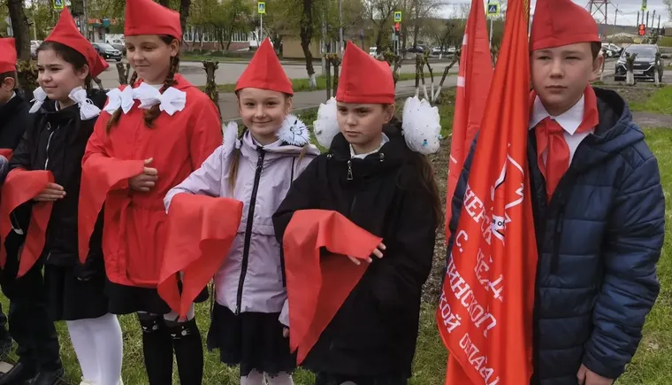 Прием в пионеры в День пионерии
