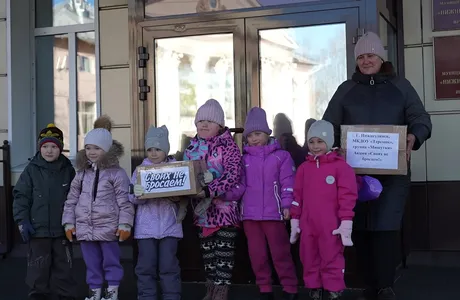 своих не бросаем
